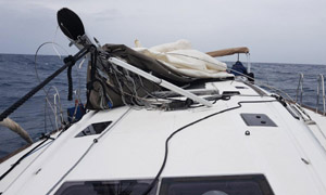 Dismasted! Dismasted!